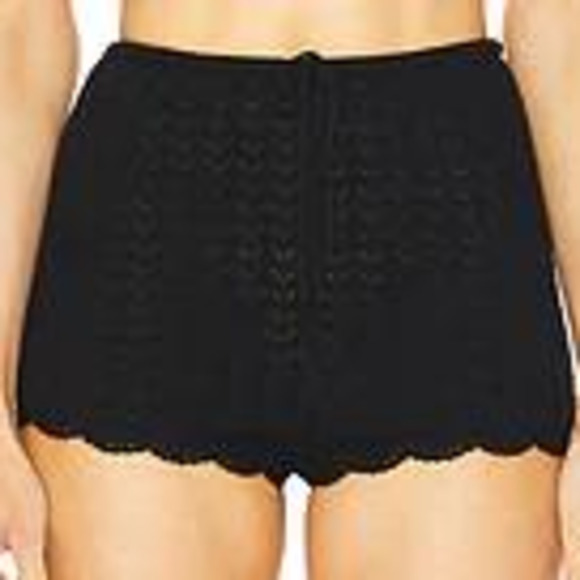LPA Hana Short in Black